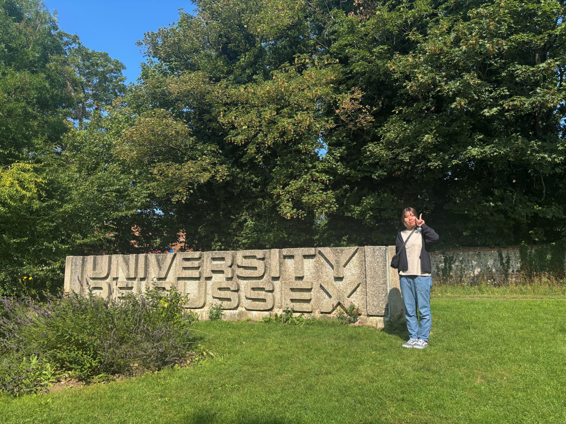 【国際交流】海外語学研修（サセックス大学）に参加した学生のインタビューを公開しました